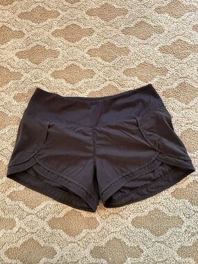 Soothfeel Black Women's Athletic Shorts - Size Medium